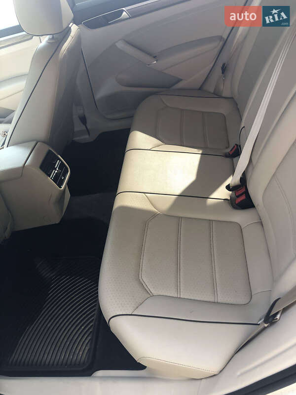 Седан Volkswagen Passat 2016 в Кременчуці