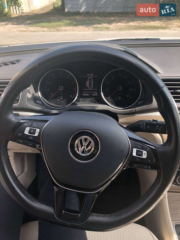 Седан Volkswagen Passat 2016 в Кременчуці