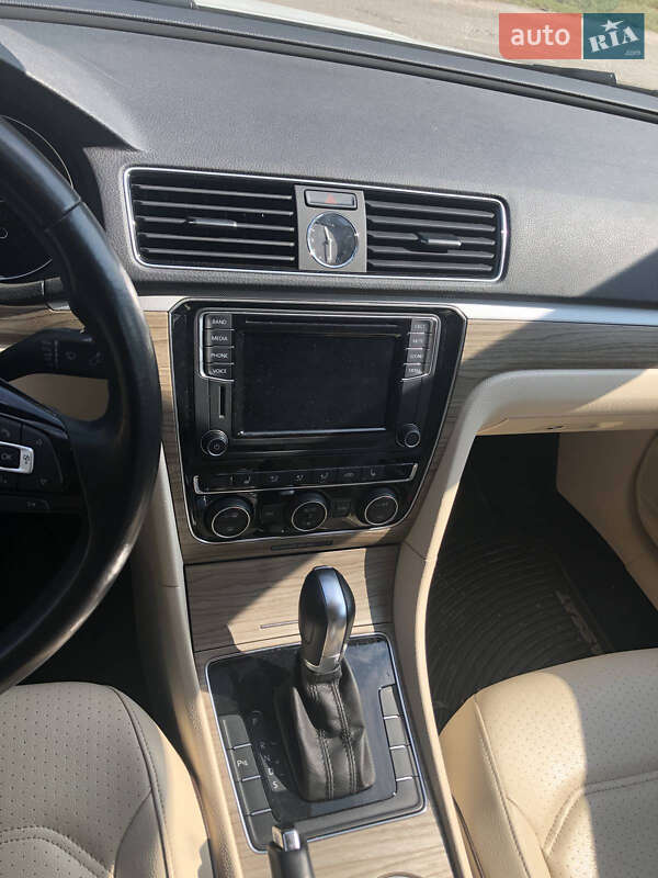 Седан Volkswagen Passat 2016 в Кременчуці