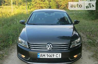 Седан Volkswagen Passat 2012 в Житомире