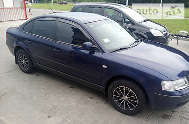 Седан Volkswagen Passat 2000 в Луцке