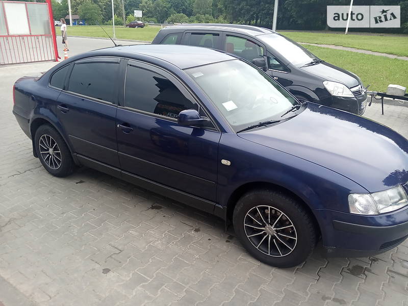 Седан Volkswagen Passat 2000 в Луцьку