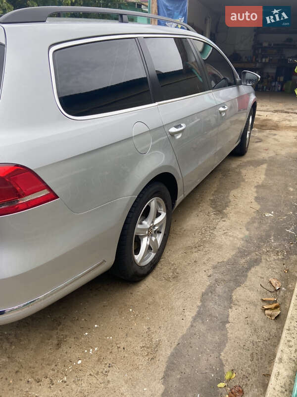 Универсал Volkswagen Passat 2011 в Рени