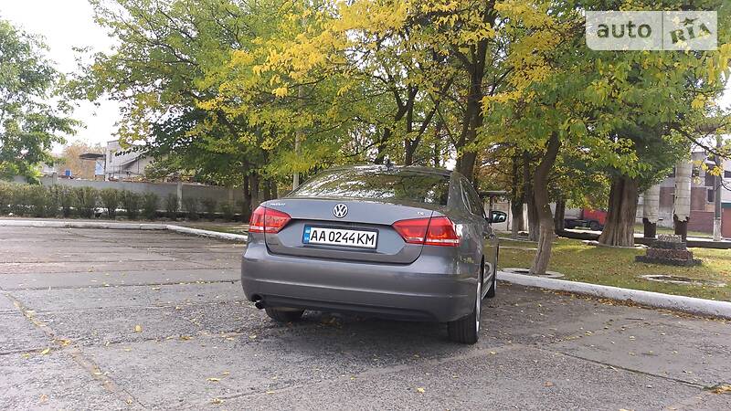 Седан Volkswagen Passat 2015 в Києві