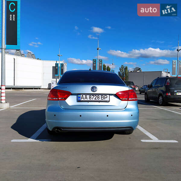 Седан Volkswagen Passat 2012 в Києві