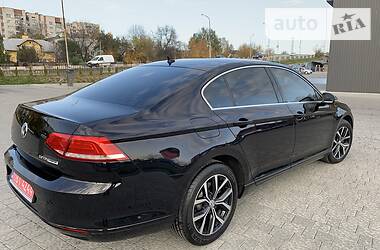 Седан Volkswagen Passat 2016 в Трускавце