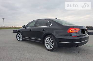 Седан Volkswagen Passat 2016 в Киеве