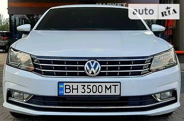Седан Volkswagen Passat 2016 в Измаиле