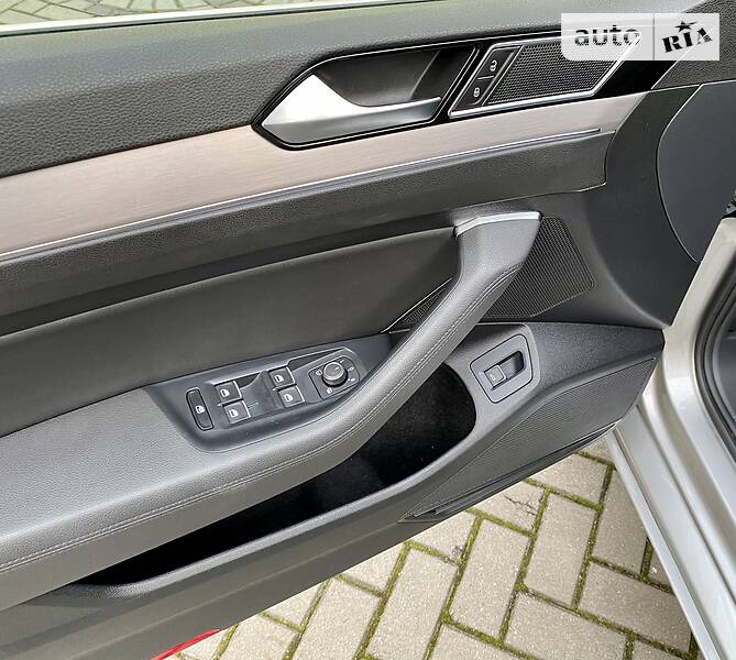 Універсал Volkswagen Passat 2015 в Луцьку