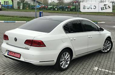 Седан Volkswagen Passat 2012 в Львове