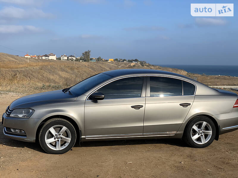 Седан Volkswagen Passat 2012 в Одессе