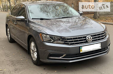 Седан Volkswagen Passat 2016 в Сумах