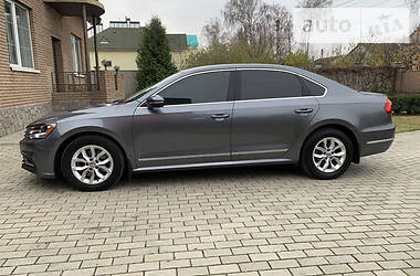 Седан Volkswagen Passat 2016 в Сумах