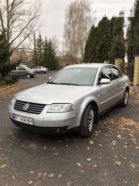 Седан Volkswagen Passat 2002 в Полтаве