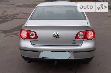 Седан Volkswagen Passat 2005 в 