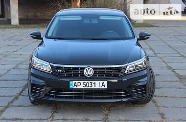 Седан Volkswagen Passat 2018 в Днепре