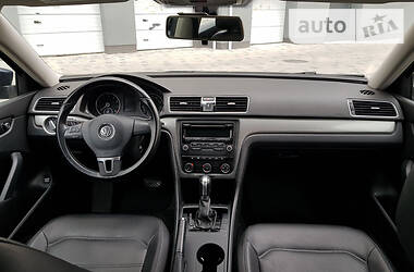 Седан Volkswagen Passat 2013 в Ивано-Франковске