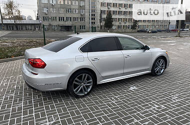 Седан Volkswagen Passat 2016 в Киеве