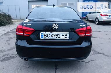 Седан Volkswagen Passat 2014 в Львове