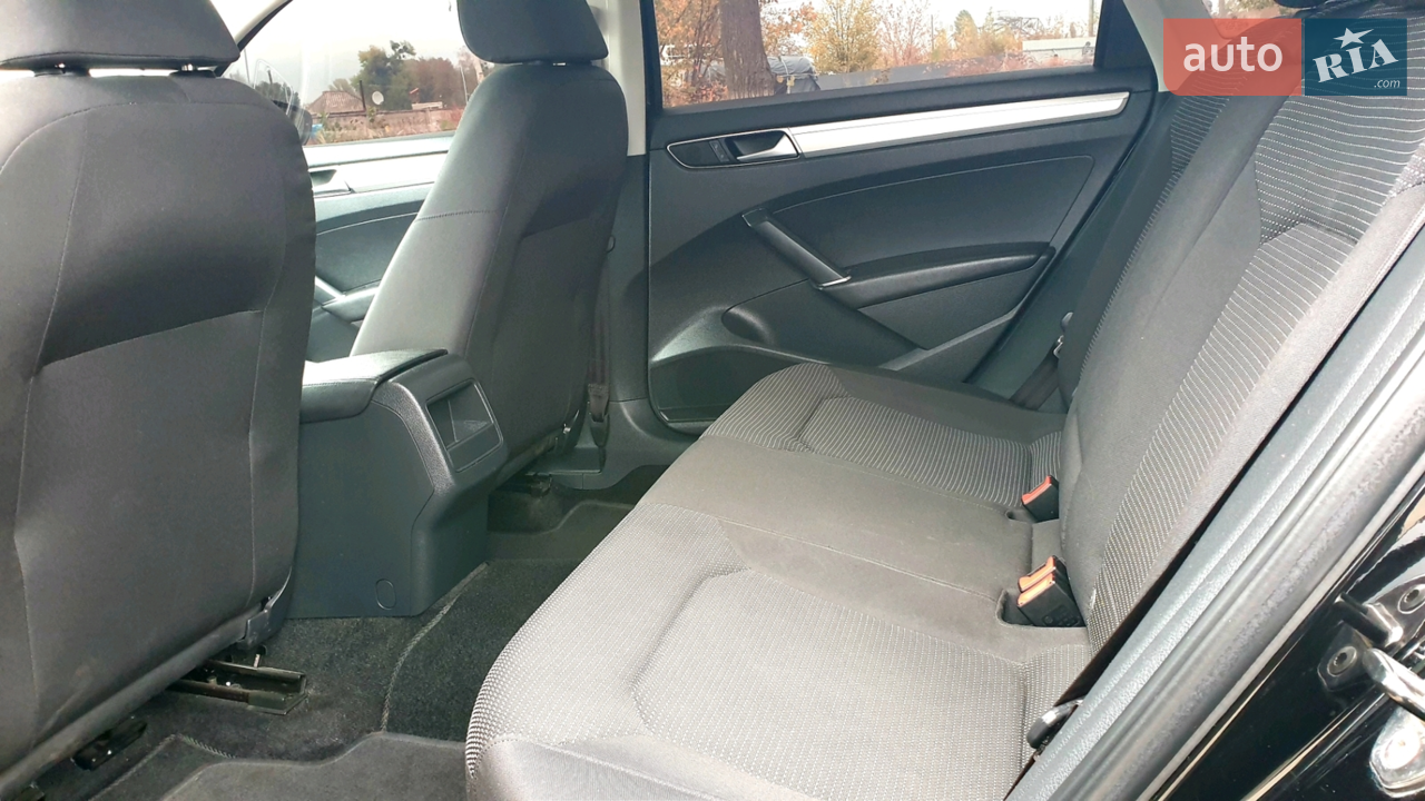 2016 Volkswagen Passat - мініатюра 9