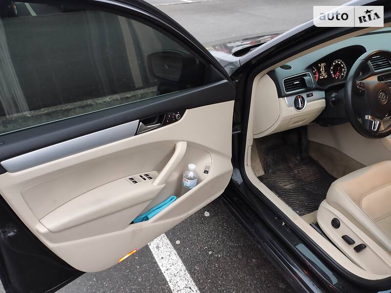 Седан Volkswagen Passat 2013 в Киеве