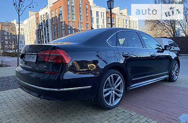 Седан Volkswagen Passat 2016 в Киеве