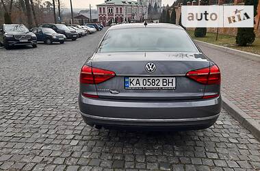 Седан Volkswagen Passat 2016 в Киеве