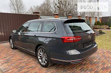 Универсал Volkswagen Passat 2017 в Киеве