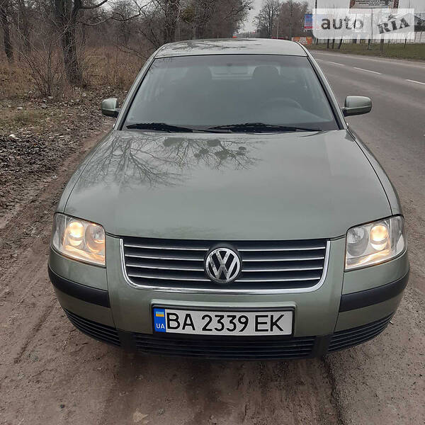 Седан Volkswagen Passat 2001 в Добровеличковке