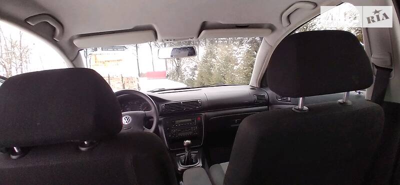 Седан Volkswagen Passat 2000 в Городке