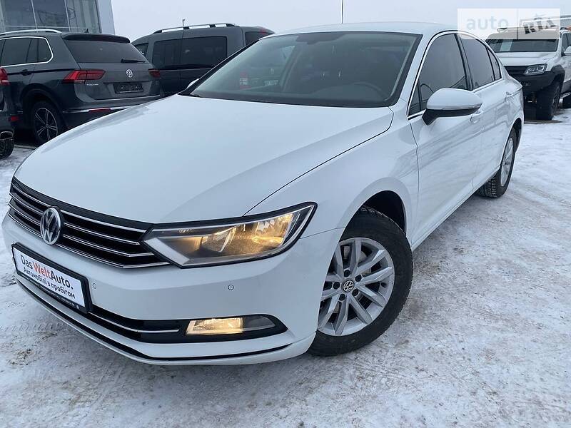 Седан Volkswagen Passat 2015 в Херсоне