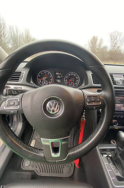 Седан Volkswagen Passat 2013 в Новій Каховці