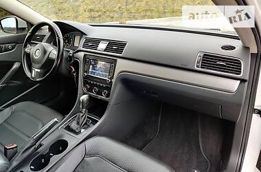 Седан Volkswagen Passat 2014 в Стрые