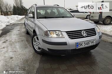 Універсал Volkswagen Passat 2002 в Сарнах