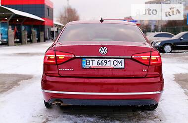Седан Volkswagen Passat 2015 в 
