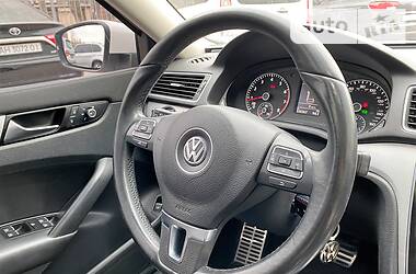 Седан Volkswagen Passat 2012 в Мариуполе