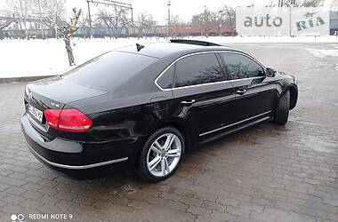 Седан Volkswagen Passat 2012 в Бродах