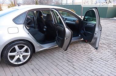 Седан Volkswagen Passat 2012 в Черновцах