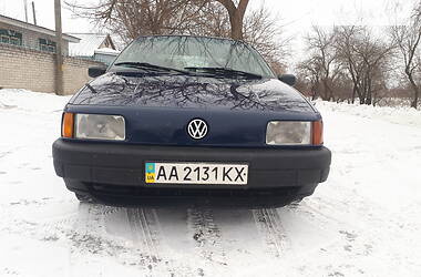 Седан Volkswagen Passat 1993 в Черкассах