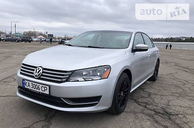 Седан Volkswagen Passat 2013 в Киеве