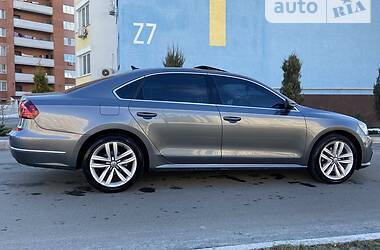 Седан Volkswagen Passat 2017 в Києві