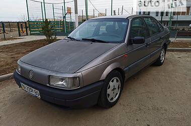 Седан Volkswagen Passat 1990 в Одессе