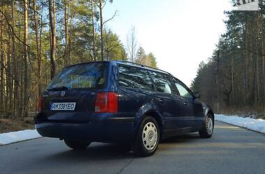 Універсал Volkswagen Passat 1998 в Житомирі