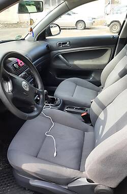Седан Volkswagen Passat 2004 в 