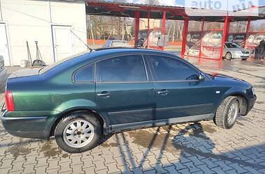 Седан Volkswagen Passat 1997 в Черновцах