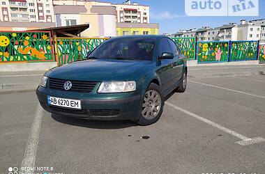 Седан Volkswagen Passat 1998 в Виннице