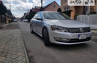 Седан Volkswagen Passat 2012 в Ужгороде