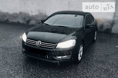 Седан Volkswagen Passat 2014 в Черновцах
