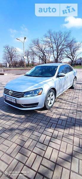 Седан Volkswagen Passat 2012 в Мариуполе