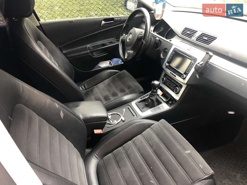 Универсал Volkswagen Passat 2010 в Львове